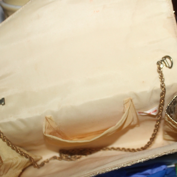 Beautiful Vintage Made in Hong Kong Metallic Gold Woven Chain Purse & wallet - Picture 10 of 15
